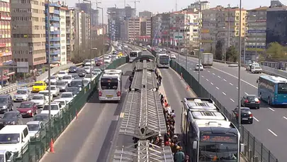 Sefaköy metrobüs durağında 'Bomba var' paniği
