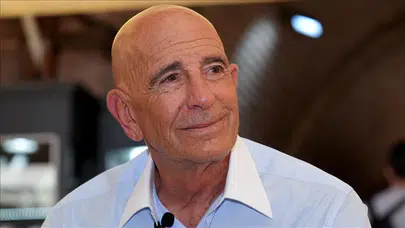 ABD Temsilcisi Barrack, Paris’te Dermer ve Şeybani ile Güney Suriye’yi Görüşecek