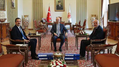 Erkan Baş, TBMM Başkanı Kurtulmuş ile Meclis’te Görüşme Gerçekleştirdi
