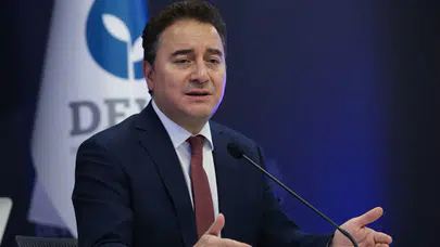 Ali Babacan, Erdoğan'ı yolsuzluklar konusunda eleştirerek şeffaflık çağrısında bulundu
