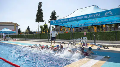 Mersin’de “7’den 70’e Yüzme Kursu”na Yoğun İlgi