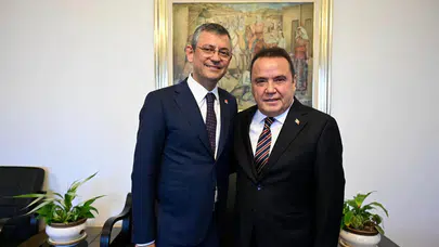 Özgür Özel, tutuklu Başkan Muhittin Böcek'i ziyaret ederek dayanışma gösterdi!