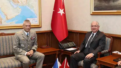 Türkiye ve Fransa'dan Askeri İlişkileri Güçlendiren Önemli Görüşme!