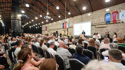 İzmir Büyükşehir Belediye Başkanı: “Özgür basın sessizliğin sesidir”