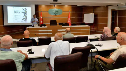 Bornova Belediyesi'nden Zeytin Yetiştiriciliği Eğitimi: Sürdürülebilir Tarım İçin Bilinçli Üretici