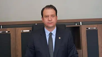 CHP’li Alp: Kars'ta İlaç Bulunamıyor, Karaborsa Sorunu Büyüyor!