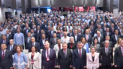 CHP'li belediye başkanları, birlik mesajı için Özgür Özel liderliğinde toplandı!