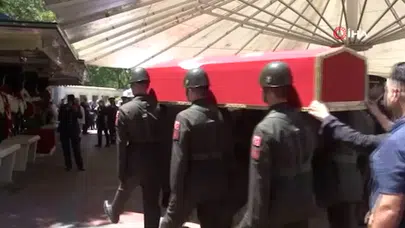 Şehit Er Ahmet Gültekin'in cenazesi, vatanseverlerle hüzün dolu anma töreniyle uğurlandı