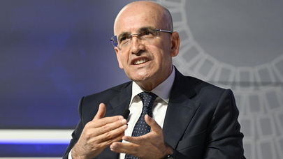 Mehmet Şimşek risk priminin düştüğünü ve finansal koşulların iyileşeceğini duyurdu