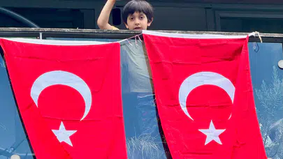 Cumhurbaşkanı Erdoğan’ın bayrak çağrısına İstanbul’dan anlamlı yanıt!