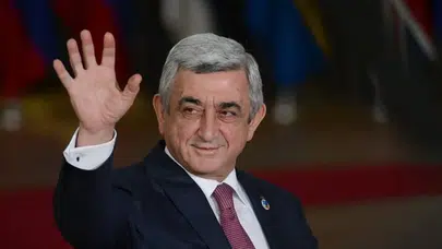 Sarkisyan istifa etti