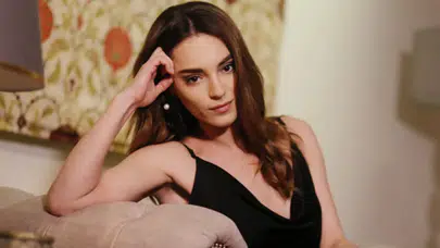 Sera Kutlubey ve Rıza Kocaoğlu Aşkı: Set Arkasındaki Sır Perdesi Aralanıyor!