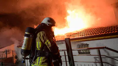 İzmir’de 40 Dereceyi Aşan Sıcaklıklar: İtfaiyeden Hayati Uyarı
