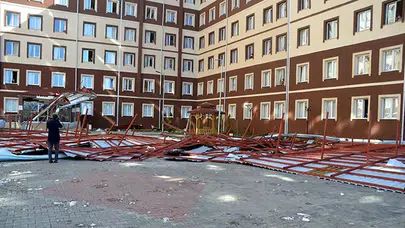 Siirt'te öğrenci yurdunun çatısı çöktü