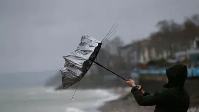 AKOM Uyardı: Marmara'da Poyraz Fırtınası Etkili Olacak