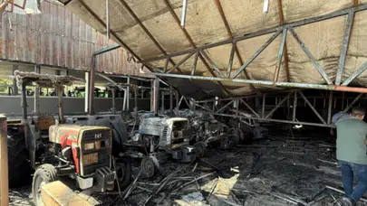 Diyarbakır’da Traktör Sitesinde Yangın: 22 Traktör Kül Oldu
