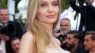 Angelina Jolie, Velayet Nedeniyle Kaldığı Los Angeles Malikânesini Satışa Çıkardı