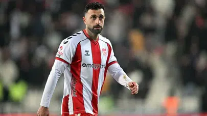 Milli Takıma Göz Kırpıyor: Efkan Bekiroğlu Kimdir, Hangi Mevkide Oynuyor?