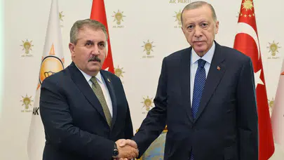 Cumhurbaşkanı Erdoğan, BBP Genel Başkanı Mustafa Destici ile Cumhurbaşkanlığı’nda Görüştü