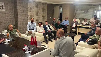 CHP Heyeti Van’da: Esnaftan Ekrem İmamoğlu Tepkisi, STK’lardan Kayyum Eleştirisi