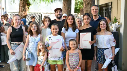 İzmir Bornovalı Çocuklardan Fotoğraf Sergisi