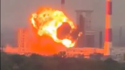 Ukrayna'nın drone saldırısı, Soçi'de petrol deposunda yangın çıkardı
