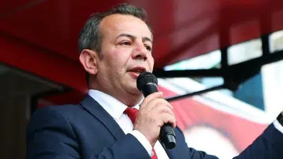 Tanju Özcan: “Hizmet Mi, Yoksa Himaye Altına Girip Günü Kurtarmak Mı?”