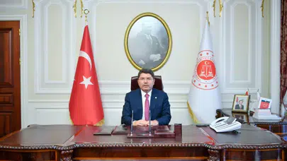 Adalet Bakanı Yılmaz Tunç: Meclis önünde araç yakan şüpheli tutuklandı