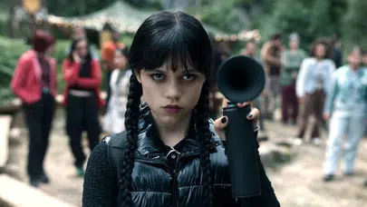 Wednesday 2. Sezon Netflix’te Başladı! İlk 4 Bölüm Türkçe Dublajlı İzlenebilir