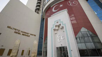 Bayrampaşa Belediyesi'ne yapılan operasyonda gözaltına alınan MHP'li Meclis Üyeleri partiden ihraç edildi