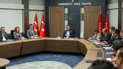 CHP'de Kurultay İptali Davası Sırasında MYK Toplantısı Devam Ediyor