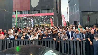 CHP, İstanbul İl Başkanlığı'na giriş engelleyen polislere suç duyurusunda bulundu
