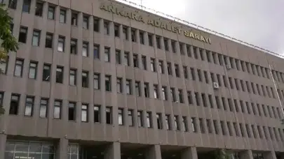 Ankara'da FETÖ operasyonu: 10 subay gözaltına alındı