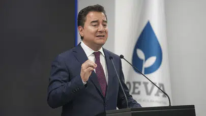Ali Babacan'dan Şehit Ailelerini Ziyaret: Bugün vatanımız bağımsız ve ülkemiz ayakta ise şehitler sayesindedir