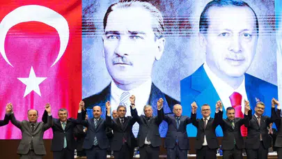 CHP'li ve Yeniden Refah Partili Belediye Başkanları AK Parti'ye Katıldı