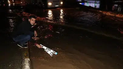 Suyun altında kendi aracının plakasını ararken 12 farklı plaka buldu