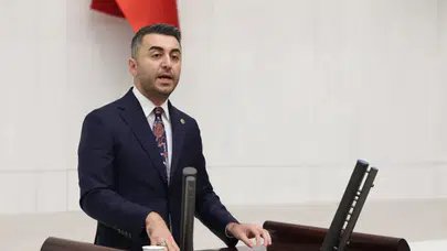 CHP'li Cem Avşar'dan okullarda ücretsiz bir öğün yemek teklifi