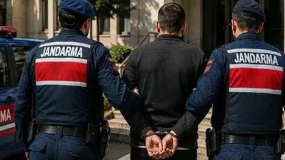 İzmir'de FETÖ operasyonunda 21 şüpheli yakalandı, 5'i firarda!