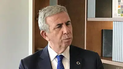 Mansur Yavaş referandum için sokağa çıkıyor