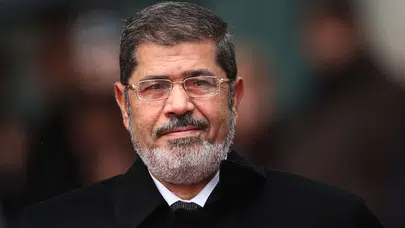 Muhammed Mursi'ye verilen müebbet kararı bozuldu