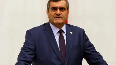 'Vatan sağ olsun diyerek vatanı sattılar, vatan bir kere de sol olsun!'