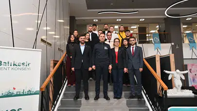 Balıkesir'de Gençlik Meclisleri, Yerel Yönetimde Söz Sahibi Oluyor