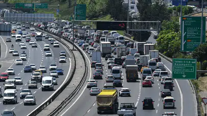 Tatil başlamadı ama... Bayram trafiği başladı!