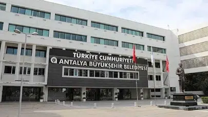 Antalya Büyükşehir Belediyesi'ne operasyonda 20 gözaltı