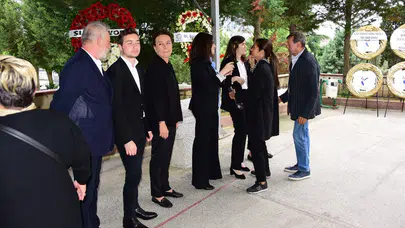 Demet Akbağ'dan anneye son bakış