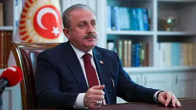 Mustafa Şentop Başkanlık Sistemini Gözden Çıkardı Davutoğlu'na da Göndermede Bulundu