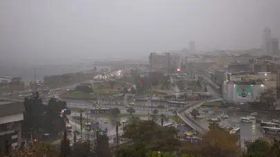 İzmir, kuvvetli yağışa karşı teyakkuzda: yüzlerce ekip sahada görevde