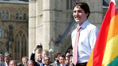 Kanada'da bir ilk; Başbakan Trudeau LGBTİ Onur Yürüyüşü'ne katıldı