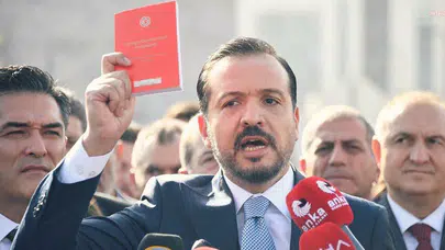 Kürşad Zorlu’dan Bakan Tunç’a: "Bir Türk vatandaşının Anayasa Mahkemesi ve Yargıtay’ın o kişi aleyhinde vermiş olduğu karara 'uymama' hakkı bulunmakta mıdır?"