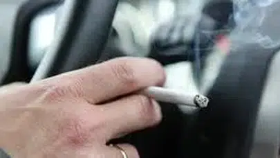 Özel araç sürücülerine de sigara yasağı geliyor